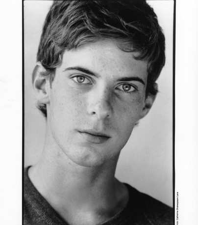 Omg He S Naked Harry Treadaway S Twin Brother Luke Omg Blog